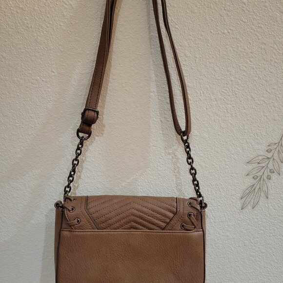 NWT Jessica Simpson Taupe Quilted Crossbody Bag - Picture 2 of 8